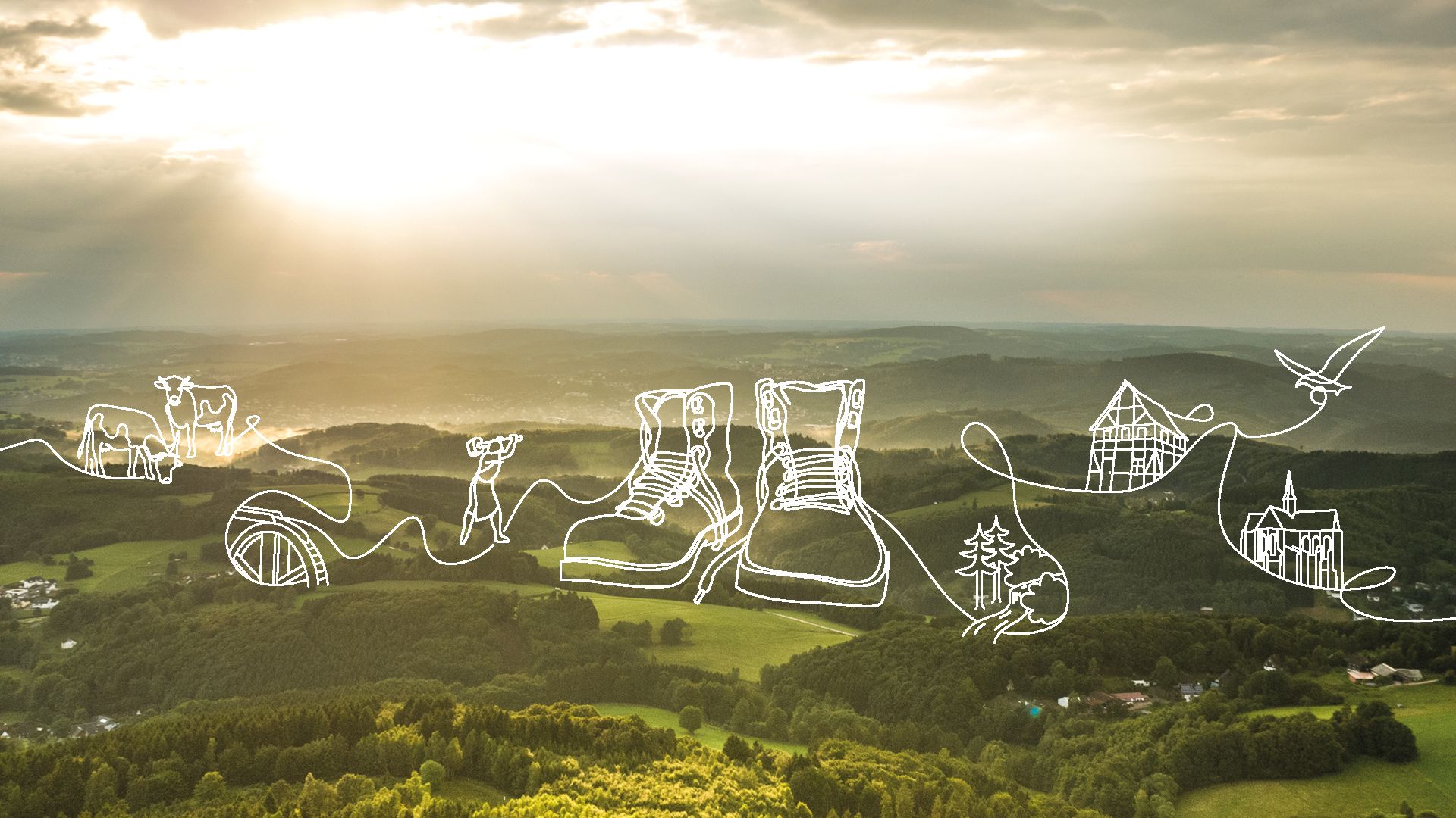 Luftaufnahme über grüne Hügellandschaft bei abendlichem Sonnenlicht mit weißen, geschwungenen Grafiken von Wanderschuhen, Tieren, Fachwerk und Kirchen im Bild